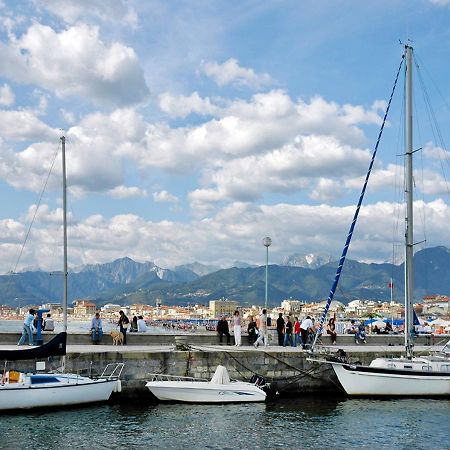 Villino Caproni Apartman Viareggio Kültér fotó